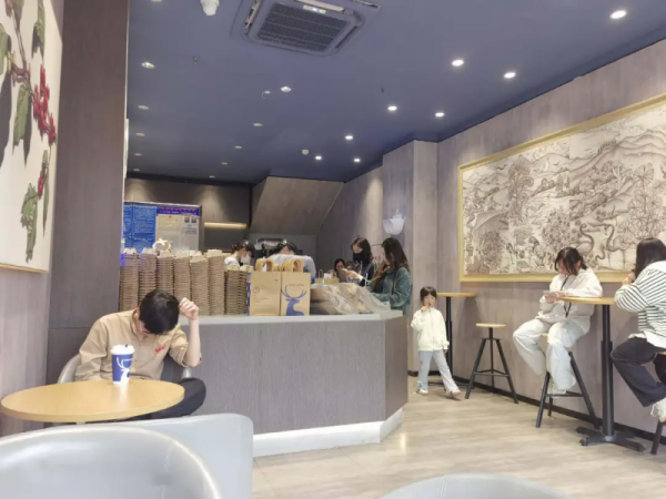 交易鑫优配 瑞幸配方再升级！引爆夏日饮品背后的健康战